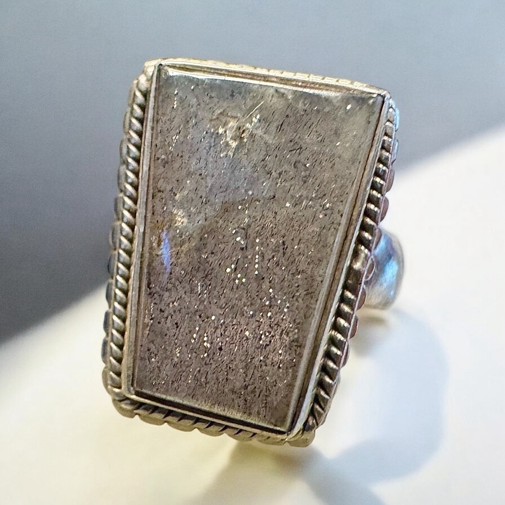 Flashy Labradorite Sterling Silver Ring (8.5) - Picture 8 of 8